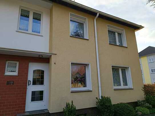 Ansprechende und gepflegte 3-Raum-Wohnung mit Einbauküche in Solingen