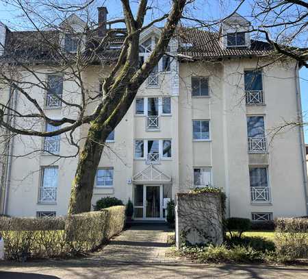 Gepflegte 2-Zimmer-Wohnung mit Balkon und Einbauküche in Langenfeld