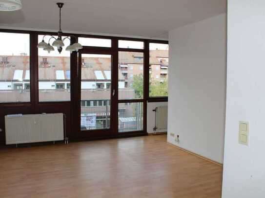 Helle und schöne 1,5-Zimmer-Wohnung mit Aufzug & Tiefgaragenstellplatz in Ludwigshafen-Süd