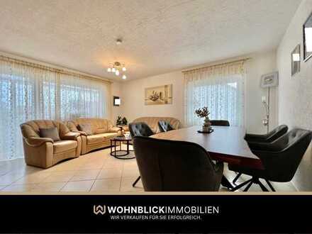 **Gemütliche, schöne 4-Z.-Whg mit EBK & Garagen-Stellplatz**