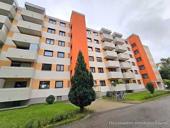 Geräumige 3-Zimmer-Wohnung mit zwei Balkonen, Garage und Keller in ruhiger Lage am Stadtrand von Aug