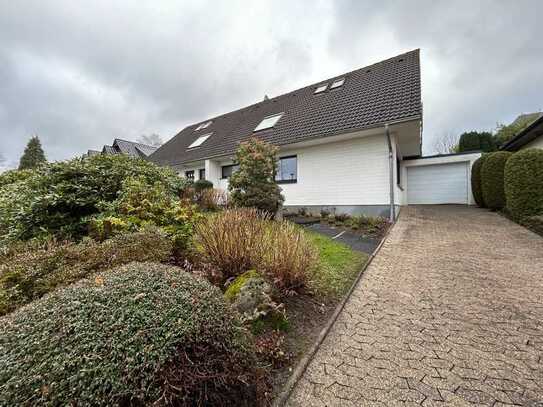 Charmante Doppelhaushälfte mit Balkon, Terrasse und kleinem Garten in grüner, zentrumsnaher Lage