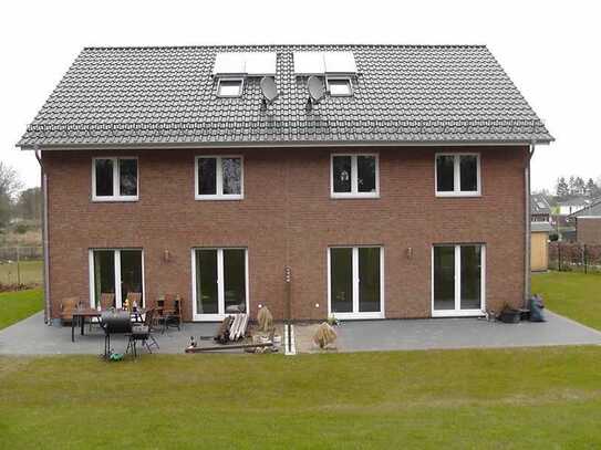 Sie möchte da wohnen, wo andere Urlaub machen? Doppelhaushälfte direkt am Stadtwald, eigene Zufahrt