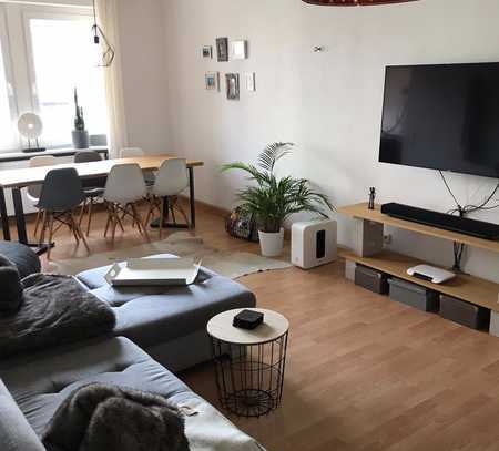 Sanierte 3,5-Zimmer- Altbauwohnung mit Balkon und EBK in Aschaffenburg Innenstadt