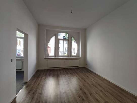 Schöne 2-Zi.-Wohnung mit Balkon - neu renoviert!