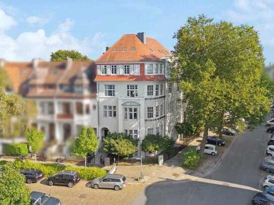 Charmantes Mehrfamilienhaus in exzellenter Lage mit 5 Wohneinheiten und 2 Garagen