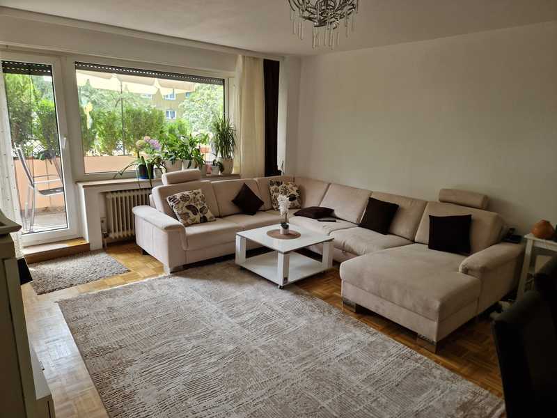 Helle 3 Zimmer-Wohnung mit EBK, großer Terasse in F Nied