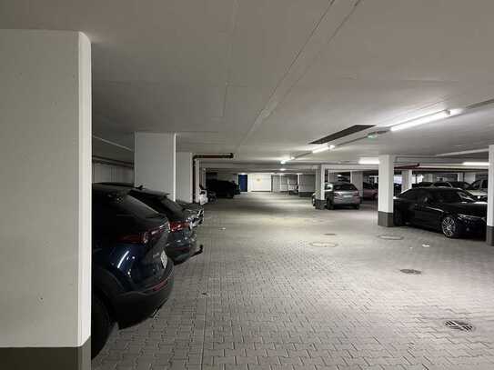 Tiefgaragenplatz zu vermieten Nähe Milaneo. Automatisches Tor, Lage im Gebiet Rosenstein BA 2.