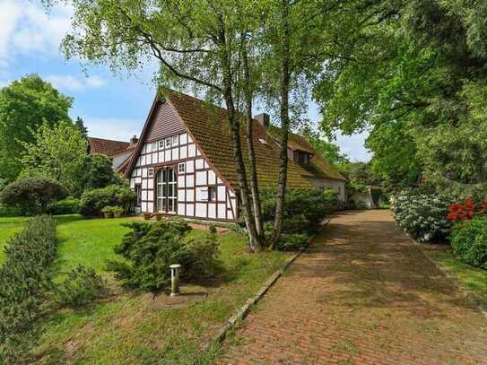 Hemmoor-Heeßel: Hier werden Wohnträume wahr. Traumhaftes Bauernhaus mit Garage und großem Garten