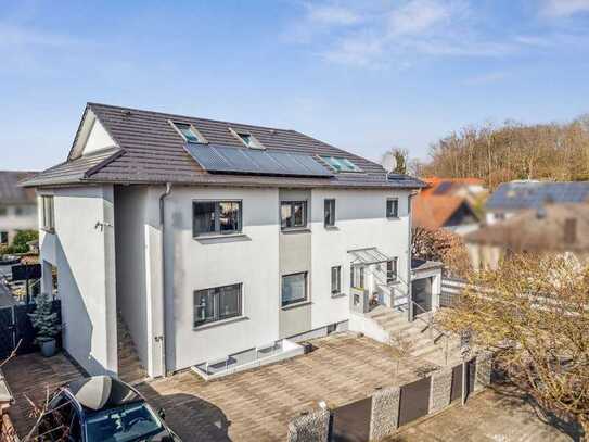 Sie suchen Ihren neuen Lebensmittelpunkt? Energieeffizientes, modernes Zweifamilienhaus