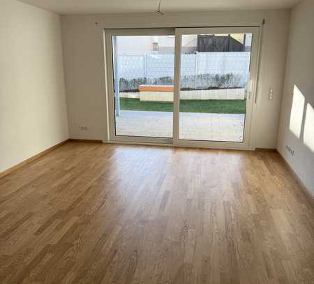 Erstbezug 3-Raum-Erdgeschosswohnung + Terrasse + Garten + EBK + Tiefgaragenstellplatz in Filderstadt