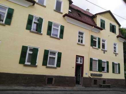 Schöne 4 Zi. Altbauwohnung in Untertürkheim, WG geeignet