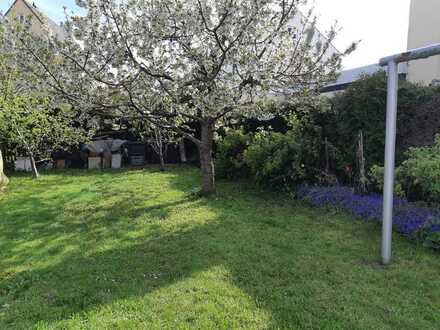 Haus mit drei Zimmern und großem Garten in Augsburg Haunstetten