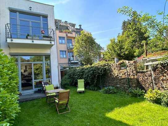 Sanierte Altbauwohnung in Bonn-Dottendorf: Schicke ca. 90 m² Altbauwohnung mit Terrasse und Garten
