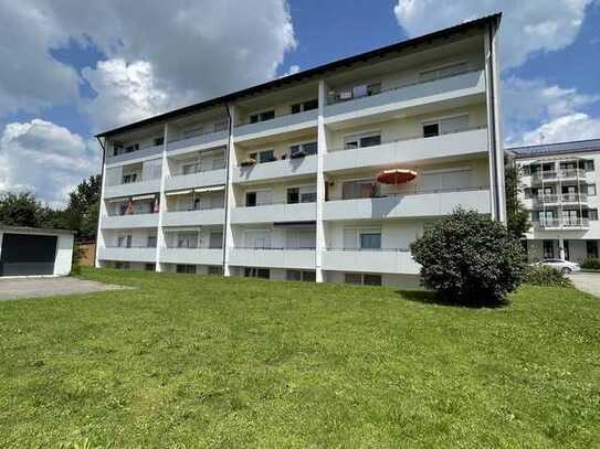 ... AIGNER - helle Wohnung im 1.OG mit EBK und Balkon sowie freier Aussicht ...