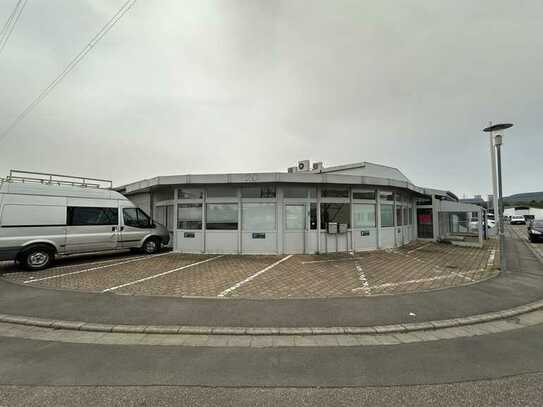 Große Halle/Werkstatt mit Büro- und Schaufensterflächen im Industriegebiet von Sandhausen