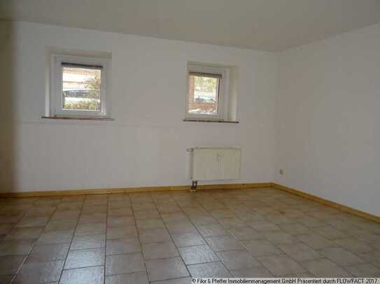 1-Raum-Souterrain-Wohnung mit Terrasse zu vermieten!