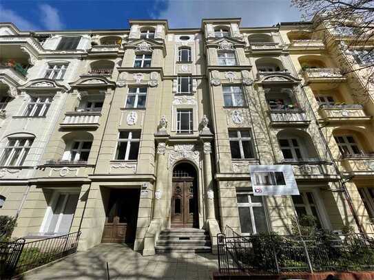 Investition in alte Steine: Altbauwohnung im modernisierten Jugendstil-Altbau VERMIETET