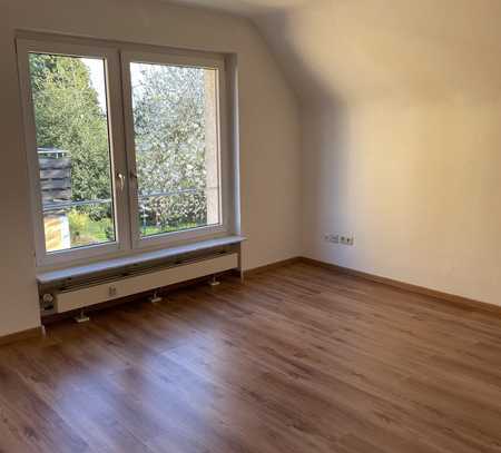 Freundliche und ruhige 3,5-Zimmer-Maisonette-Wohnung mit EBK in Hildesheim in begehrter Lage