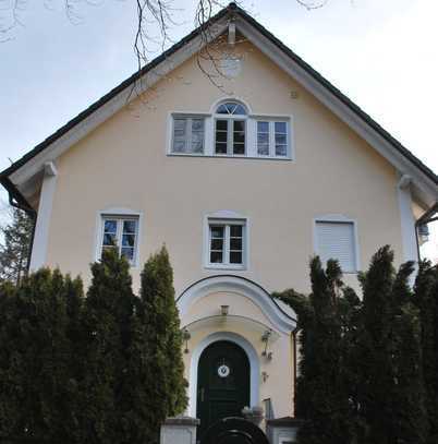 Kernsanierte Altbauvilla verwandelt in exklusives Haus-im-Haus in Harlaching Nähe Isarhochufer