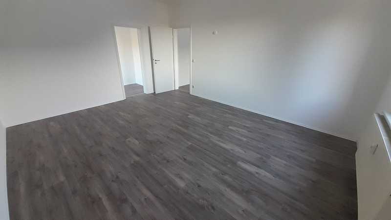                                                               Gro&szlig;e Wohnung im Gr&uuml;nen-auf Wunsch mit Einbauk&uuml;che!                                                       in Breitenbrunn (Neumarkt in der Oberpfalz)