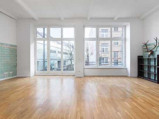 Zwischen Helmholtz- und Gleimkiez, Prenzlauer Berg: Fabrikloft, ca. 139 m², Fußbodenheizung, Balkon