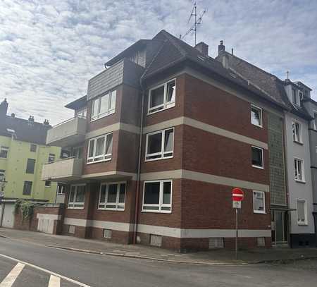 ** Helle Dachgeschoss Wohnung mit Balkon**