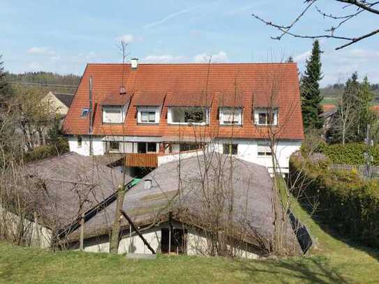 Schöne, helle und große 4 ZKB auf 2 Ebenen und großem Süd-Balkon in Todtenweis