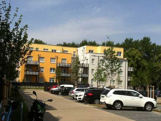 Große 3,5 -Zimmer Wohnung mit großer Terrasse, Balkon und Mietergarten
