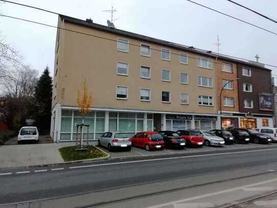 zentrale Etagenwohnung mit Balkon