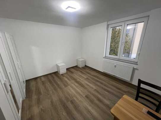 *Voll möbliertes WG-Zimmer in einer 7-Zi-Wohnung in zentraler Lage von Winnenden- sofort verfügbar*