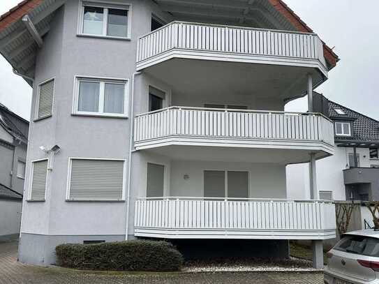 Gepflegte 3-Zi-Wohnung mit Balkon im Hochparterre in Großen-Linden