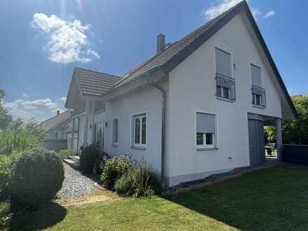 Wärmepumpe und PV-Anlage bei top gepflegtem EFH Provisionsfrei !!!
