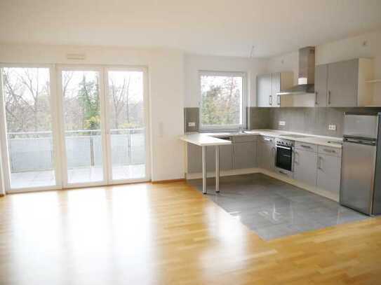Helle, ruhige 2-Raum-Wohnung mit Südbalkon und Blick ins Grüne