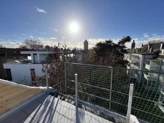 Hochwertig kernsanierte 1,5-Zimmer-Wohnung mit Dachterrasse im Kölner Süden