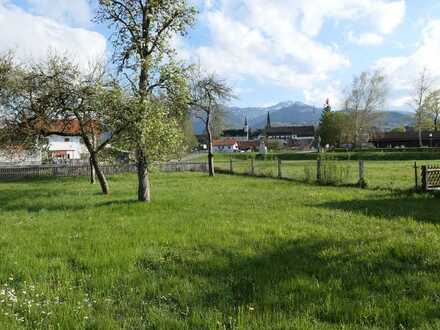 Schönes Grundstück in Großweil - Ortsteil Kleinweil mit Bergblick