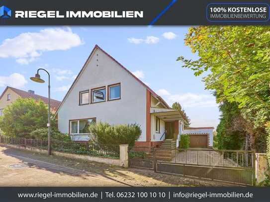 Sie hier? Wir auch! Charmantes Einfamilienhaus mit Garage in bevorzugter Wohnlage, 608m² großen Grst