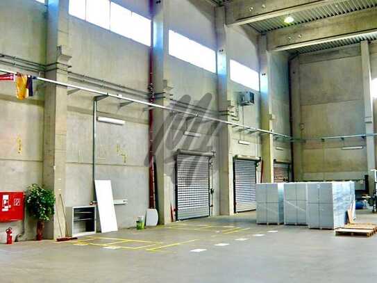 RAMPE + EBEN ✓ HÖHE 13 m ✓ Lager-/Logistik (4.500 m²) & Büro-/Sozial (500 m²)