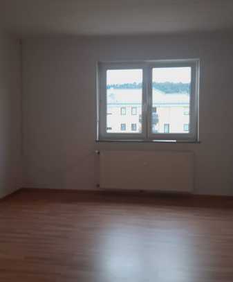 Schöne 4-Zimmer-Wohnung mit 2 Balkonen und Garten in Siersburg