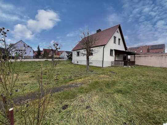 Grundstück mit Haus (zum Abriss) in zentraler Lage von Tegernheim