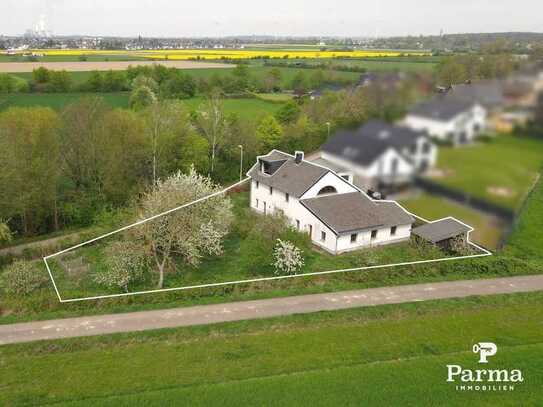 Freistehendes Einfamilienhaus mit viel Potential in idyllischer Lage in Düren-Derichsweiler