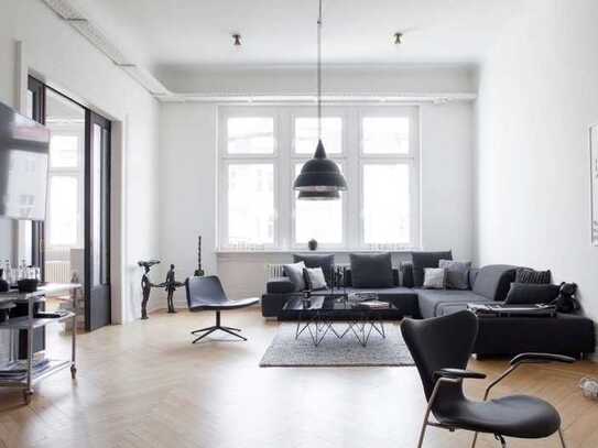 Großzügige Altbau-Wohnung in Berlin-Charlottenburg