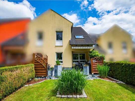 Wohlfühlatmosphäre in Aue Bad-Schlema: Attraktives Reihenmittelhaus mit Terrasse und Carport