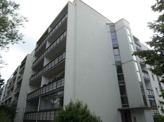 Saniertes Single-Apartment mit Balkon und Wannenbad!