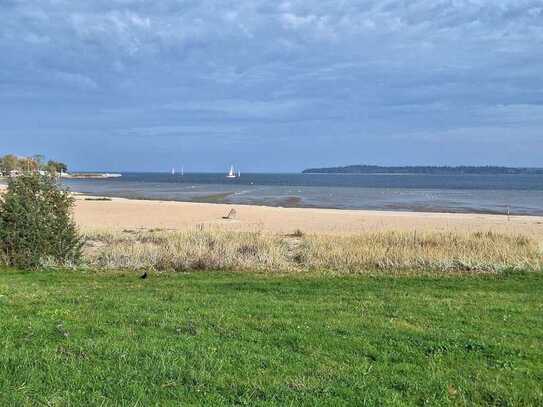 Wasserblick bis nach Rügen möglich - Baugrundstück in 1. Reihe hinter dem Deich