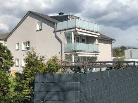 attraktive helle große 2-Zimmer-DG-Wohnung mit großem Balkon in Hanau Nähe Stadtmitte