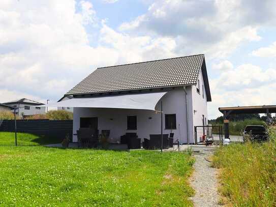 "Black Beauty" - neuwertiges und außergewöhnliches Haus in ruhiger Wohnlage