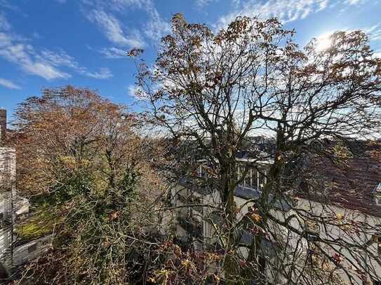 Schicke Wohnung mit großem Balkon auf der Luegallee!