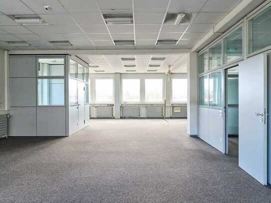 Modernes, barrierefreies Arbeitsumfeld in großer, komfortabler Bürofläche