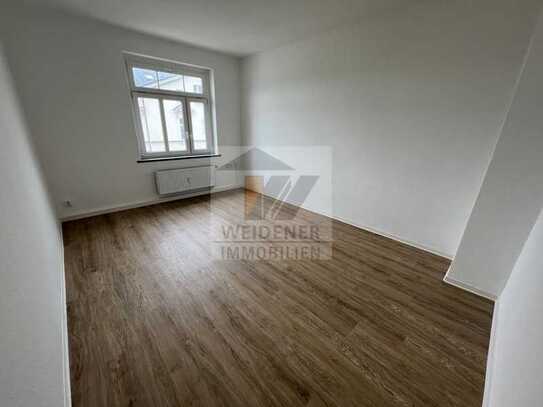 Renovierte 3-Raum-Wohnung mit Balkon & Wanne nahe am Wintergarten!